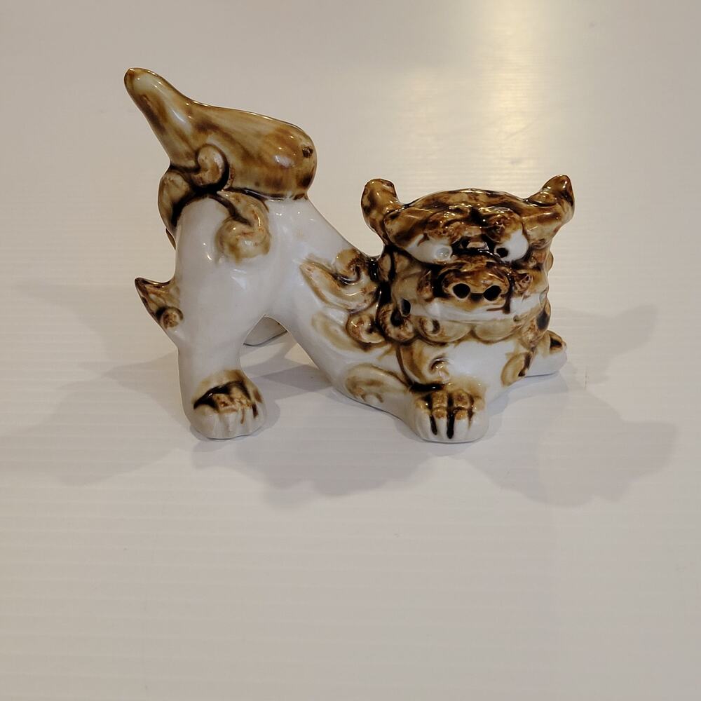 Vintage Unique Chinese Asian Foo Dogs-Fu Figurine